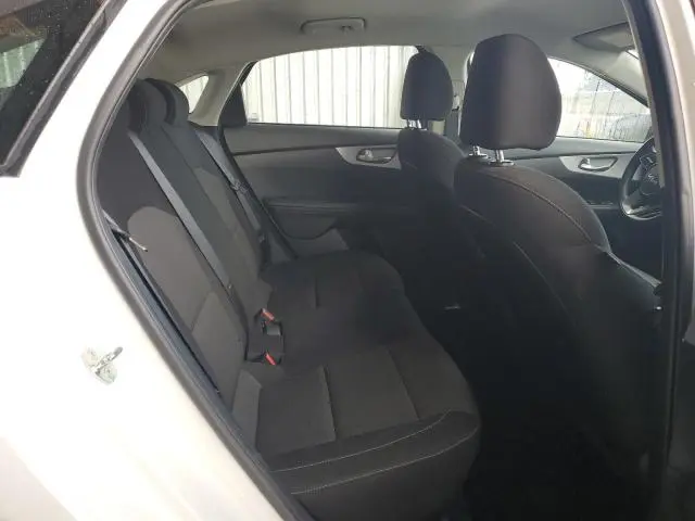 2023 KIA FORTE LX  