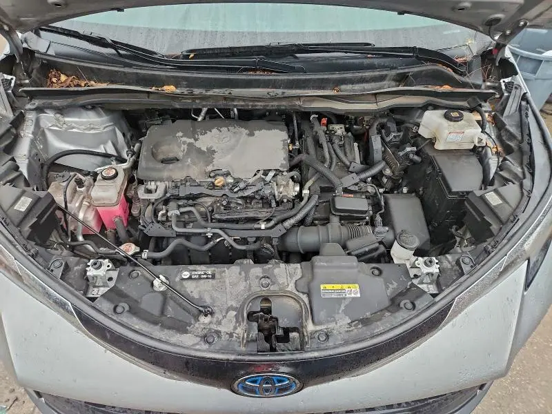 2022 TOYOTA SIENNA XLE  