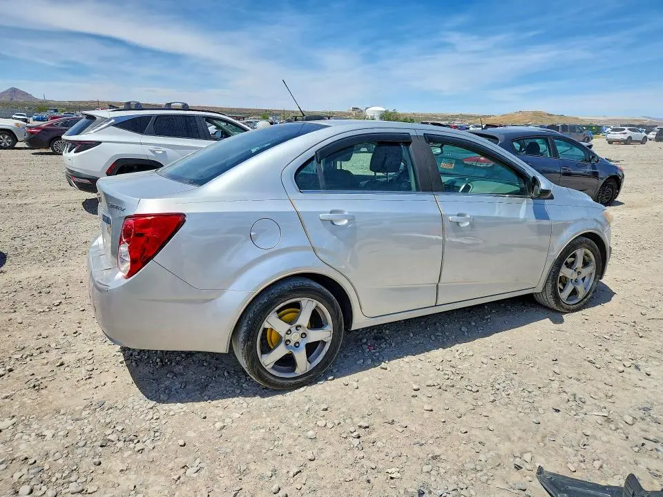 2015 CHEVROLET SONIC LT  