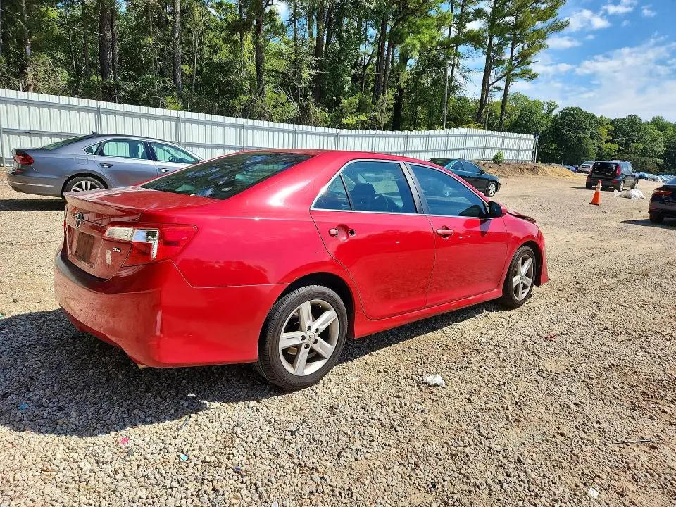 2013 TOYOTA CAMRY SE  