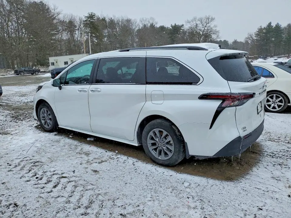 2024 TOYOTA SIENNA XLE 7-PASSENGER  