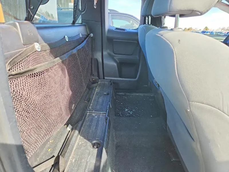 2017 TOYOTA TACOMA SR  