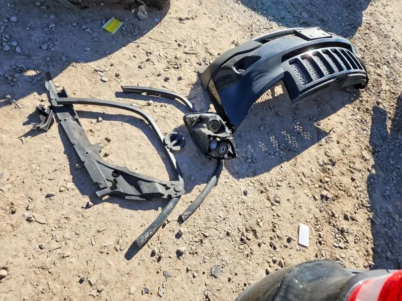 2012 JEEP GRAND CHEROKEE LAREDO  