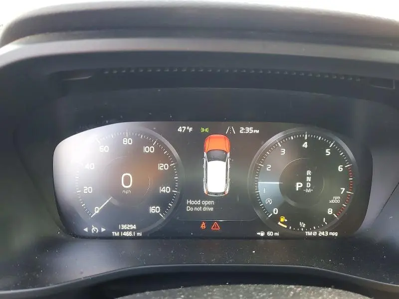 2020 VOLVO XC40 T4 MOMENTUM  