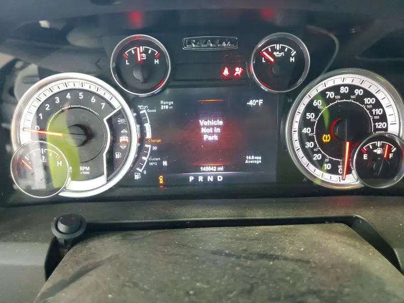 2015 RAM 1500 SLT  