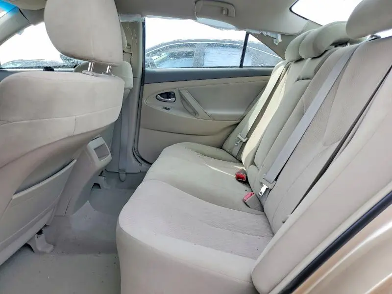 2010 TOYOTA CAMRY LE  