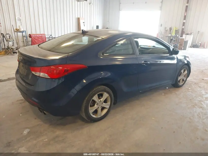 2013 HYUNDAI ELANTRA GS