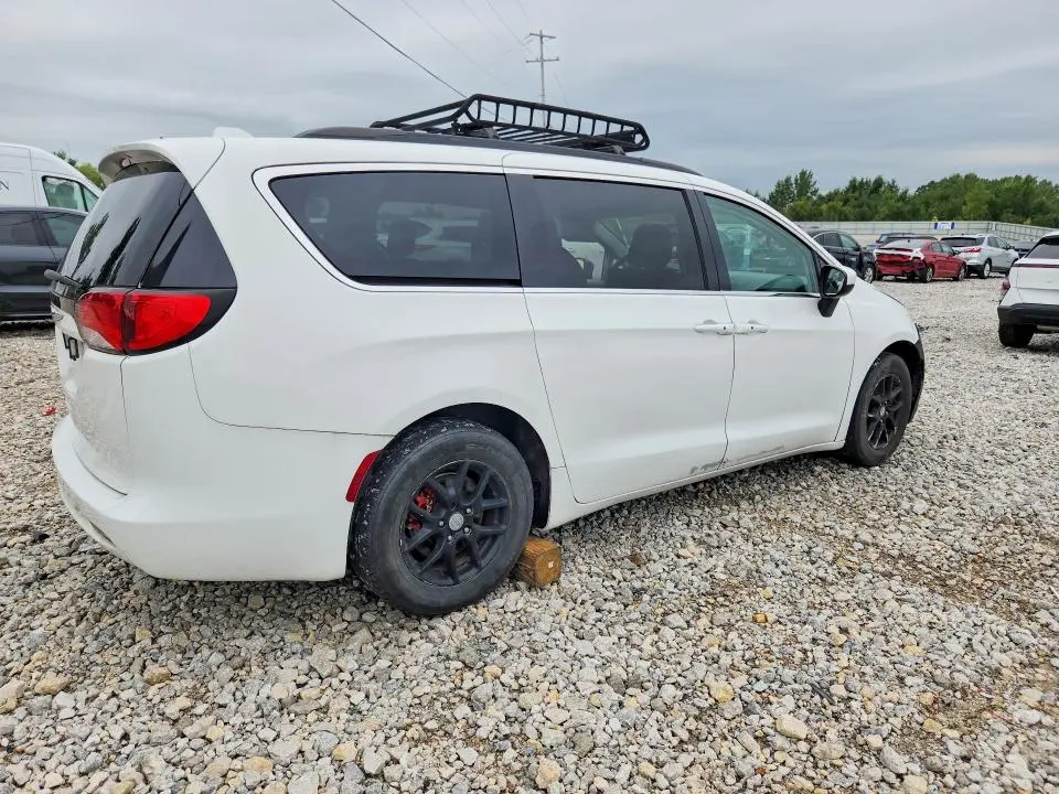 2020 CHRYSLER VOYAGER LXI  
