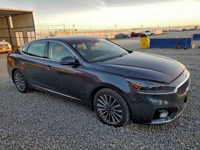 2018 KIA CADENZA LUXURY  