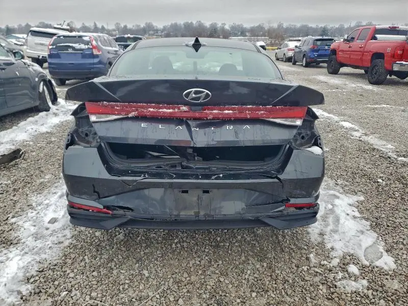 2021 HYUNDAI ELANTRA SE  