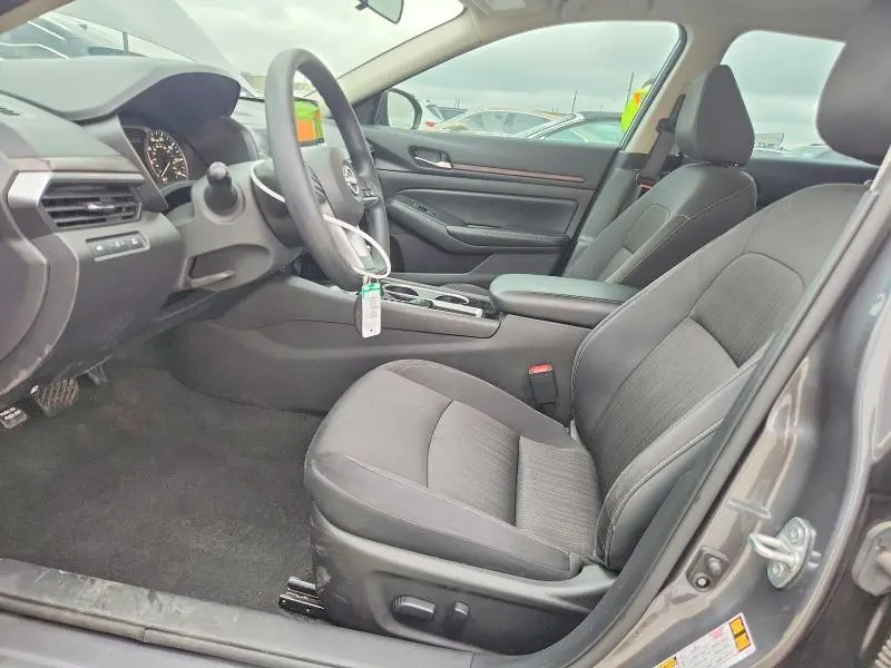 2024 NISSAN ALTIMA SV  