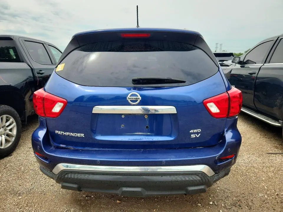 2018 NISSAN PATHFINDER SV  