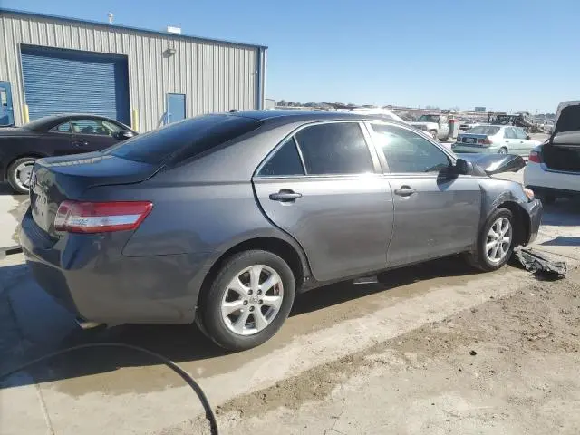 2011 TOYOTA CAMRY SE  