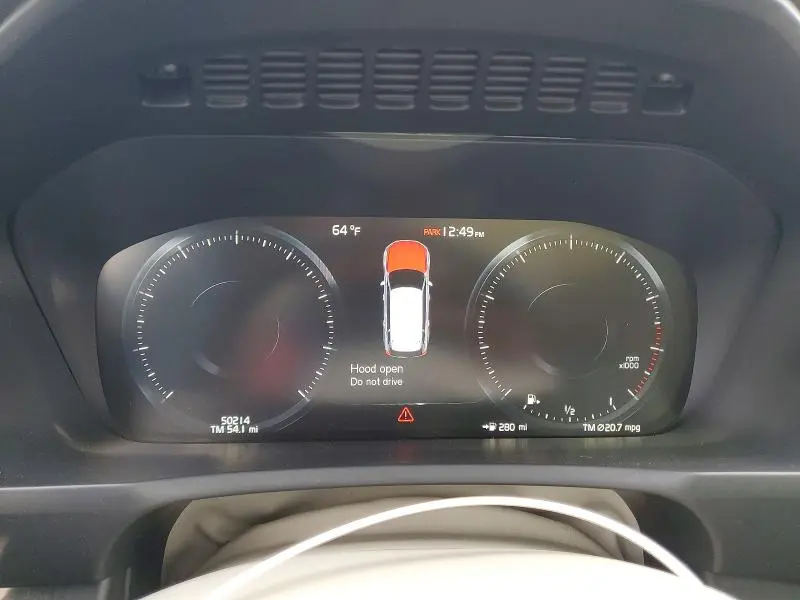 2020 VOLVO XC90 T5 MOMENTUM  
