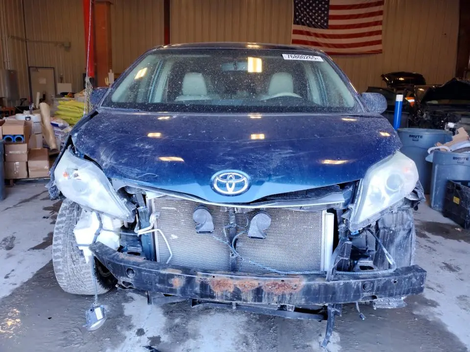 2012 TOYOTA SIENNA XLE  