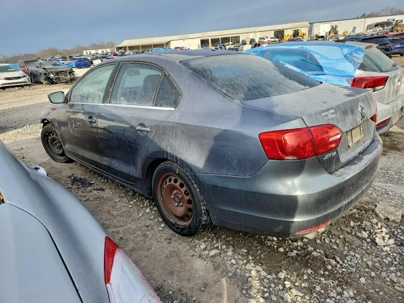 2013 VOLKSWAGEN JETTA SE  