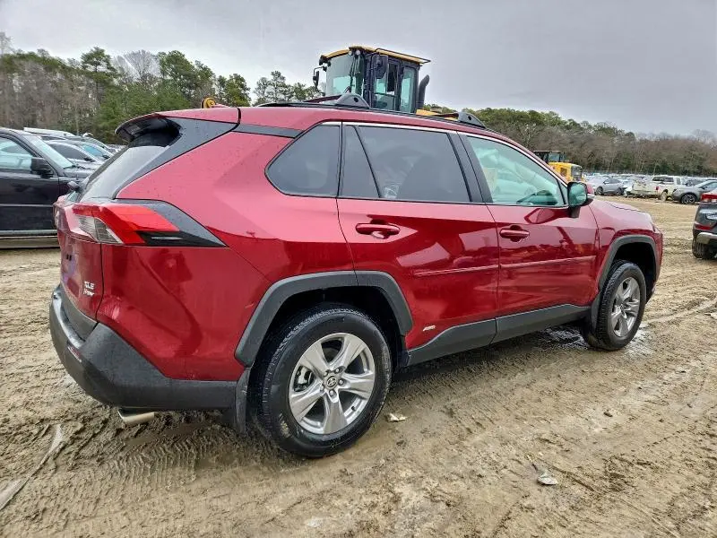 2025 TOYOTA RAV4 XLE  