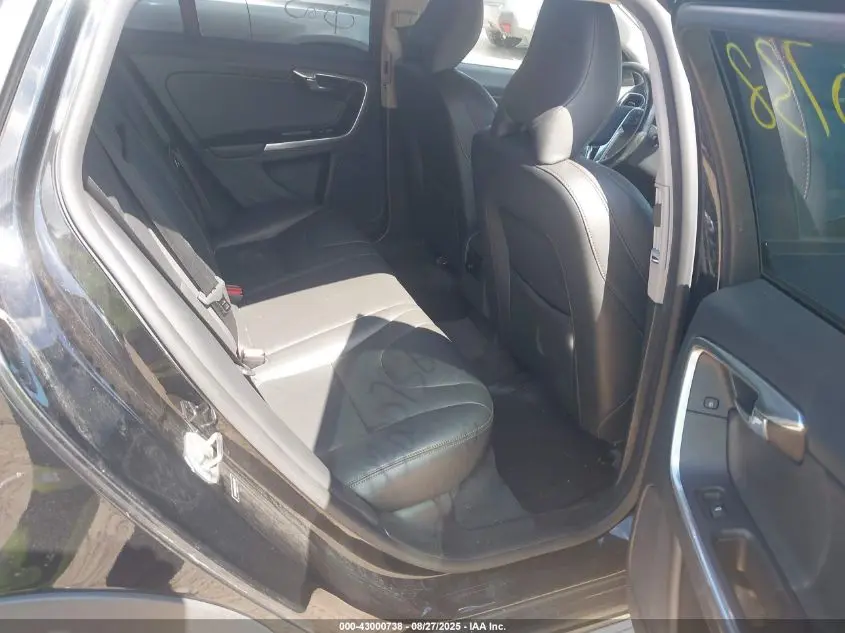 2016 VOLVO V60 CROSS COUNTRY T5