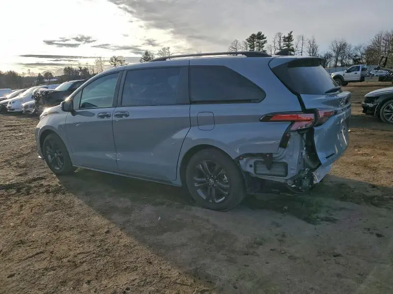2025 TOYOTA SIENNA XSE  