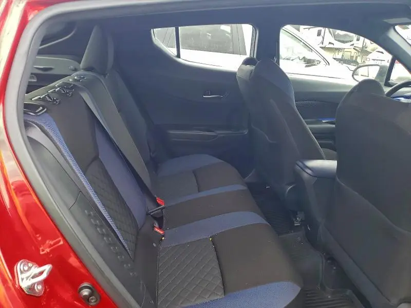 2020 TOYOTA C-HR XLE  