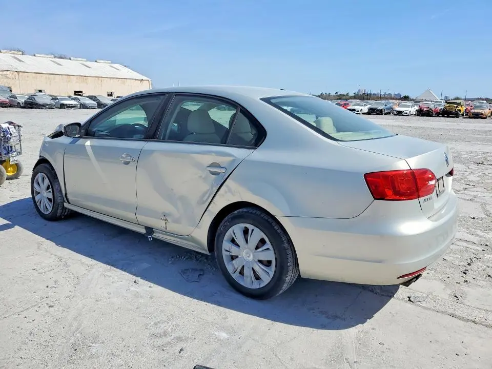 2011 VOLKSWAGEN JETTA SE  