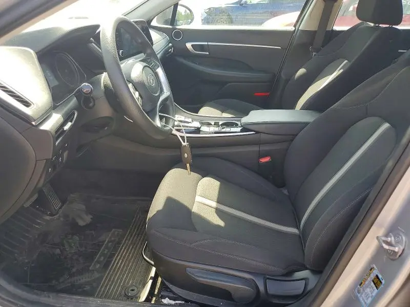 2023 HYUNDAI SONATA SE  