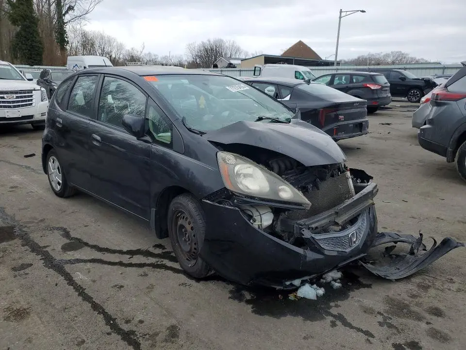 2013 HONDA FIT   