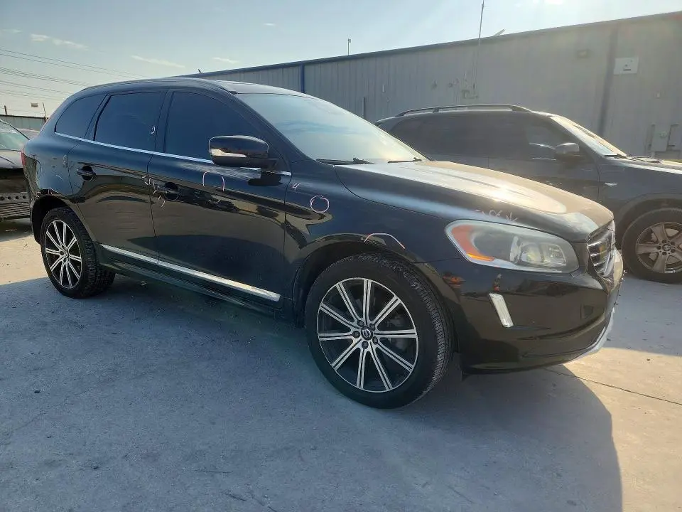2015 VOLVO XC60 T5 PLATINUM  