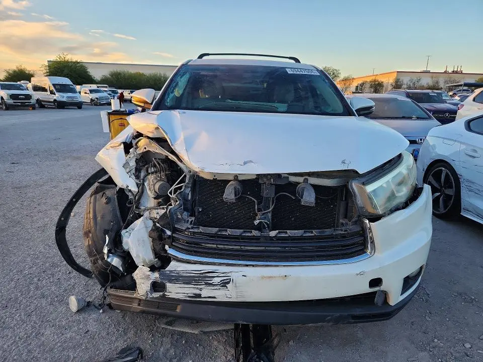 2016 TOYOTA HIGHLANDER LE PLUS  