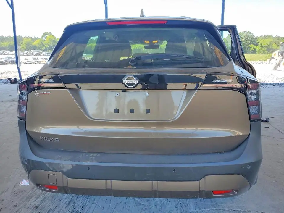 2025 NISSAN KICKS S  