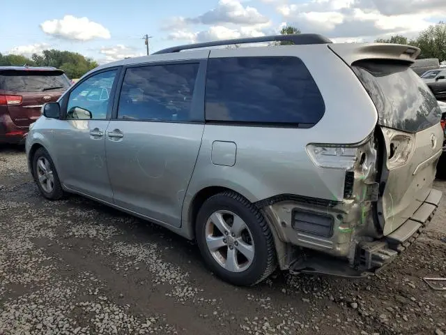 2015 TOYOTA SIENNA LE  