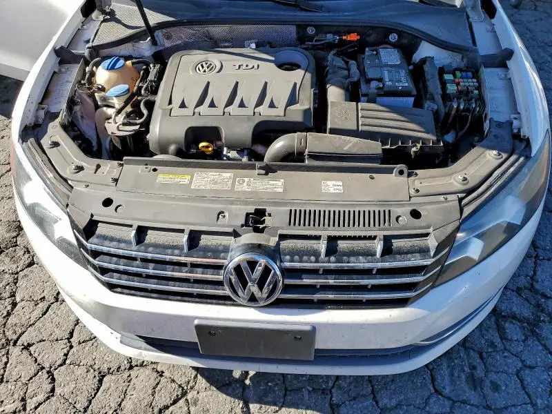 2014 VOLKSWAGEN PASSAT SE  