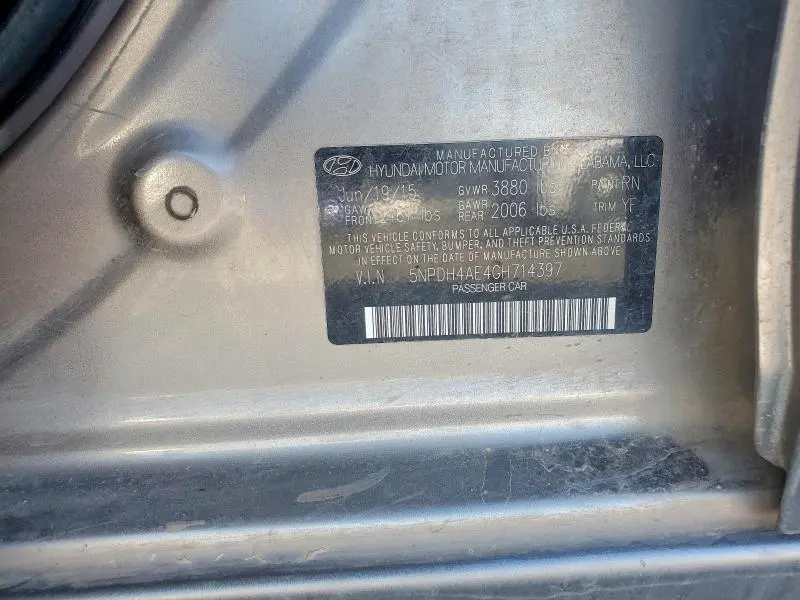 2016 HYUNDAI ELANTRA SE  