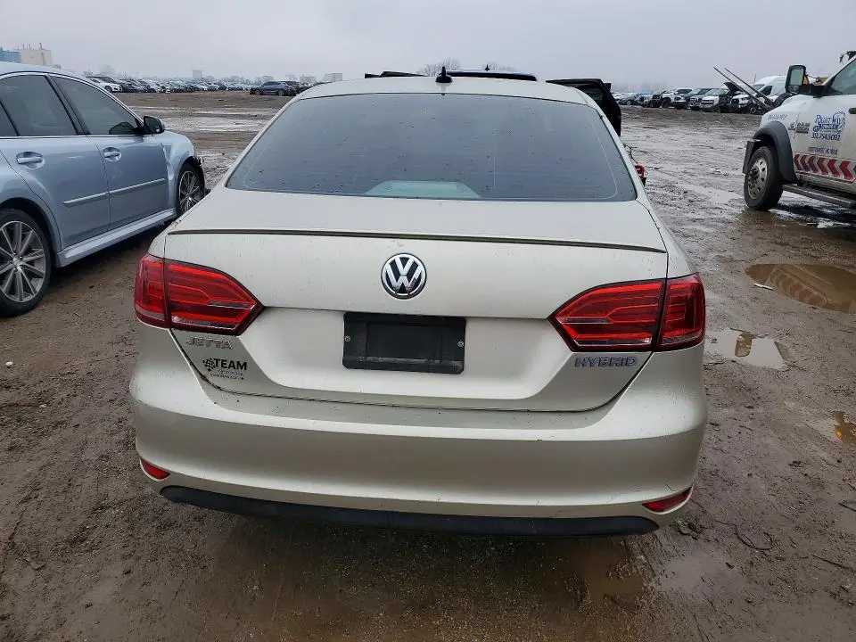 2013 VOLKSWAGEN JETTA   