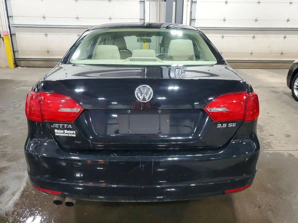 2012 VOLKSWAGEN JETTA SE  