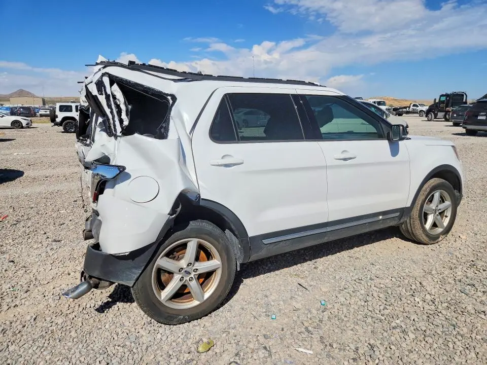 2017 FORD EXPLORER XLT  