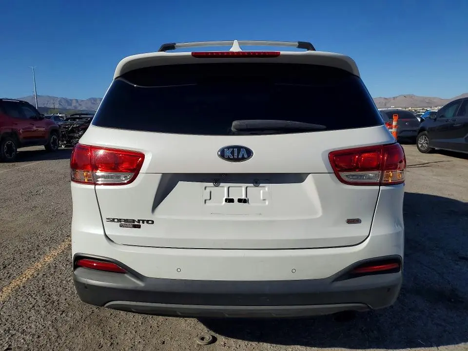 2018 KIA SORENTO LX  