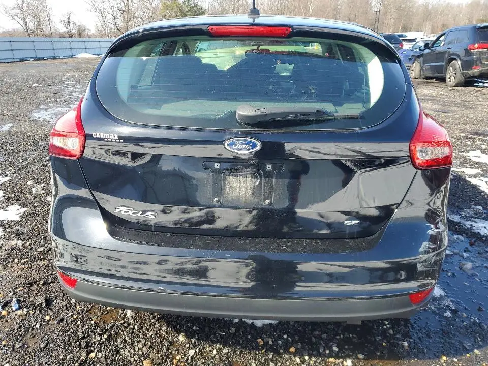 2017 FORD FOCUS SE  