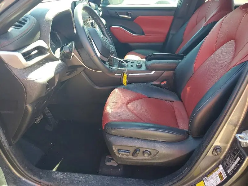2022 TOYOTA HIGHLANDER XSE  