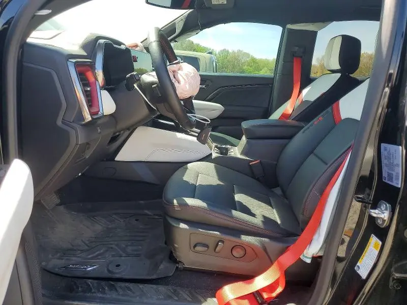 2025 GMC CANYON AT4  