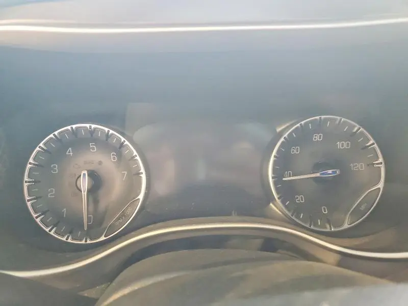 2025 CHRYSLER VOYAGER LX  