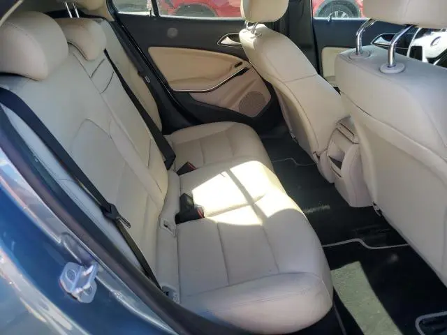 2015 MERCEDES-BENZ GLA 250  