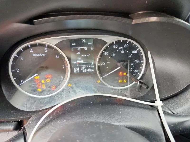2021 NISSAN VERSA S  