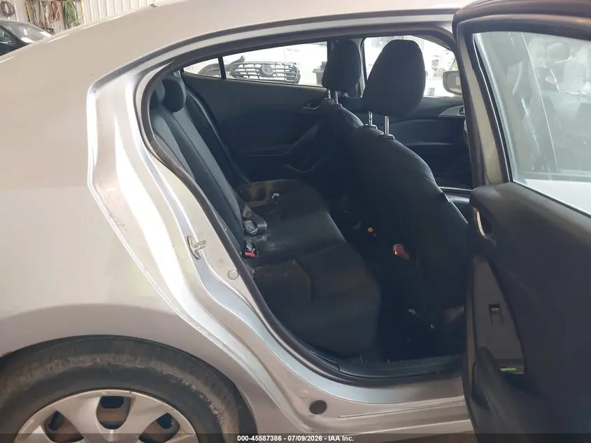 2017 MAZDA MAZDA3 SPORT