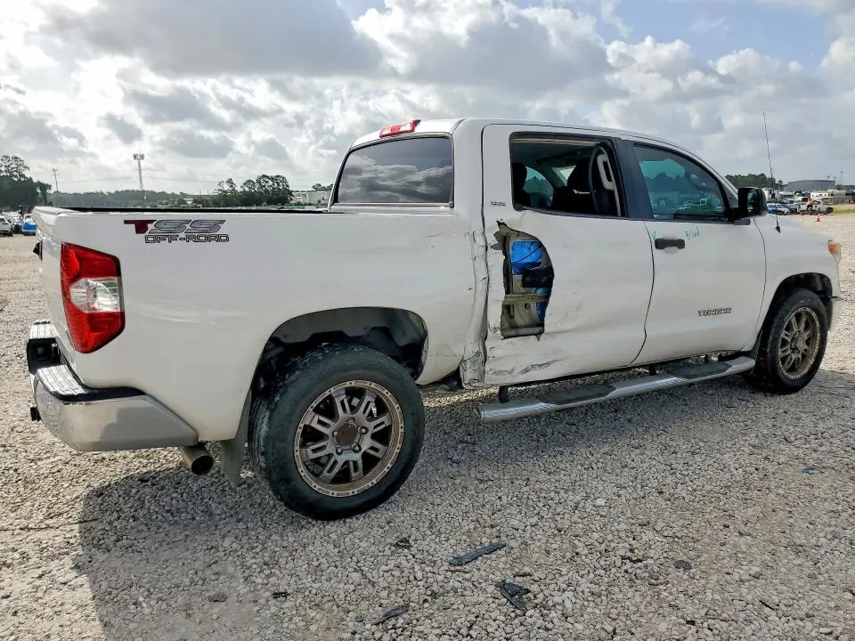 2016 TOYOTA TUNDRA CREWMAX SR5  