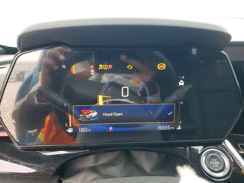 2025 CHEVROLET TRAX 2RS  
