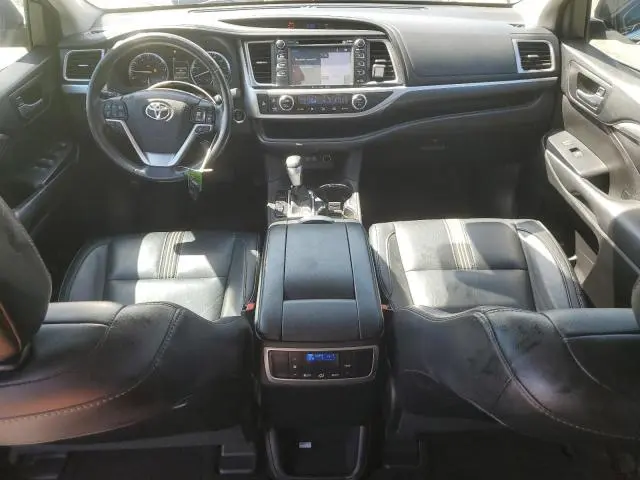 2017 TOYOTA HIGHLANDER SE  