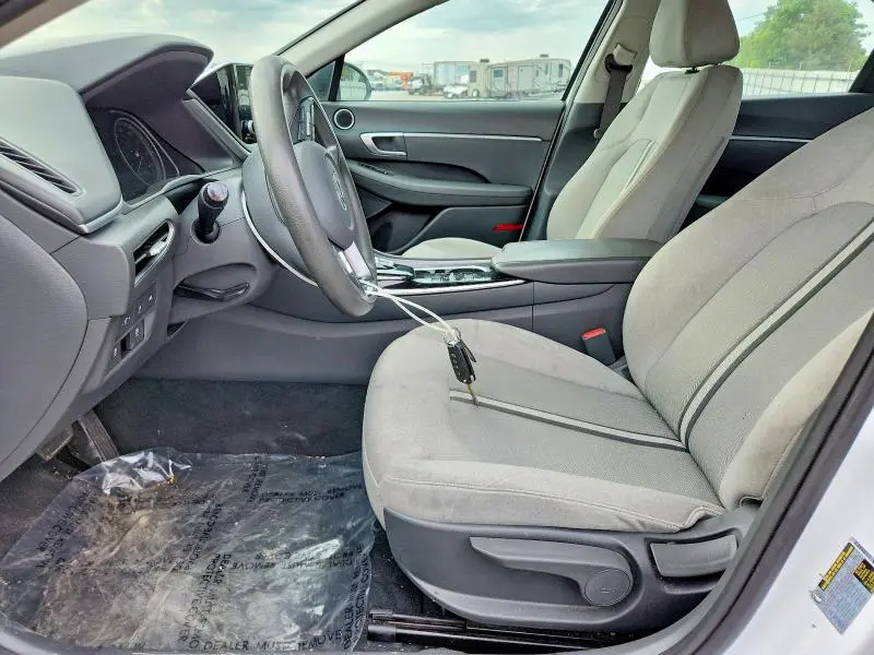 2021 HYUNDAI SONATA SE  