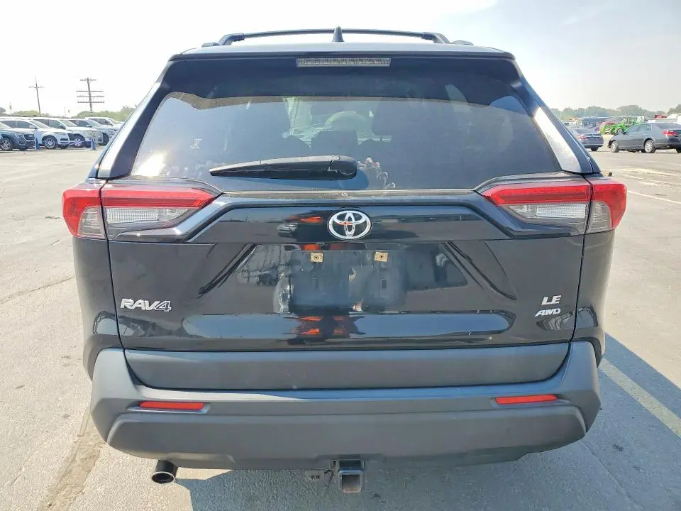 2019 TOYOTA RAV4 LE  