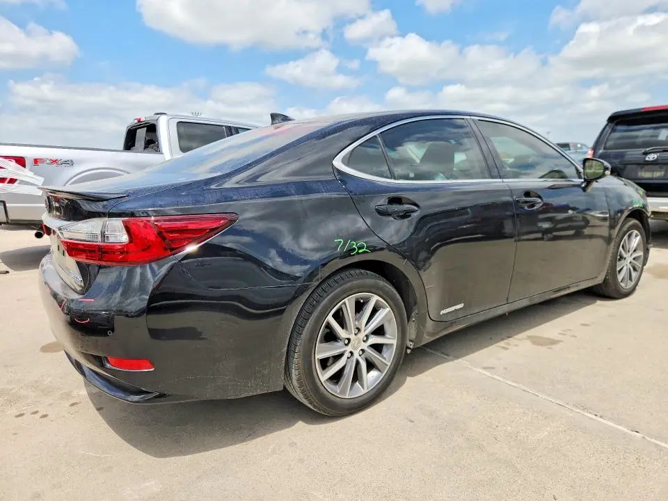 2018 LEXUS ES 300H  